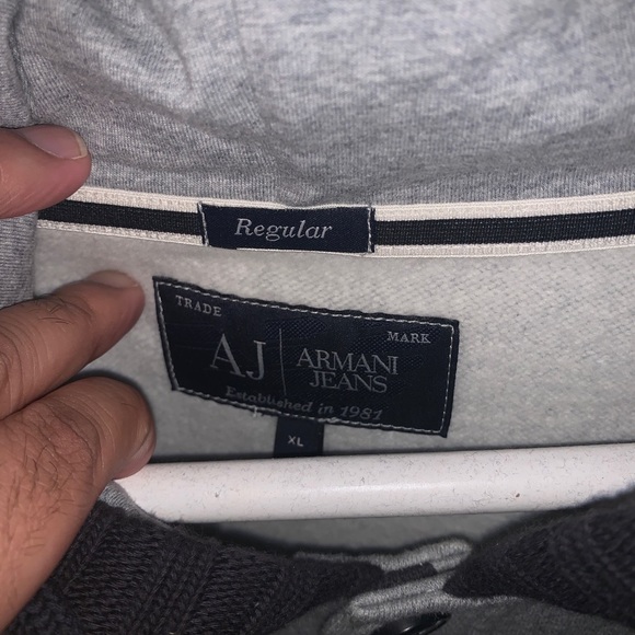 Armani Men’s Sweater/Hooded - Picture 3 of 3